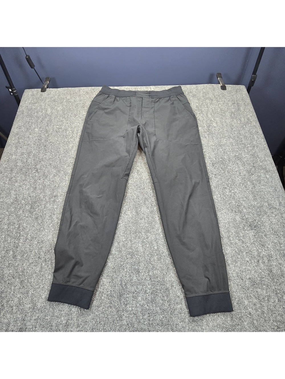 lululemon Gray Jogger Pants XL Drawstring Waist Cuffed Hem